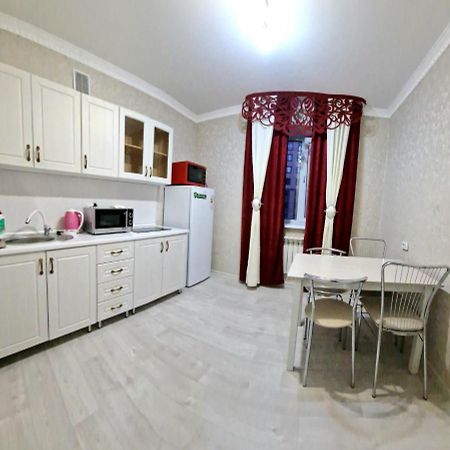 1 - Comnatnye Quartiry V Centre Kokshetau Apartamento Exterior foto